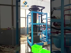 Duża laminowa lodownica wprowadzana do eksploatacji